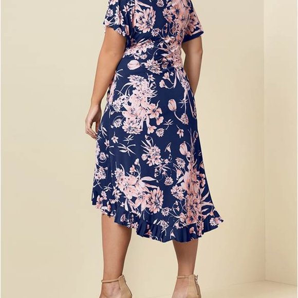 Plus Size Floral Print Wrap Dress - Picture 5 of 5